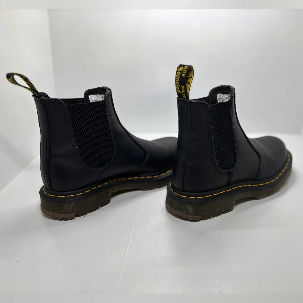 Dr. Martens 2976 slip-resistant Chelsea Leather Boots women’s size 6 men’s 7 - Picture 5 of 11
